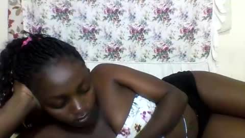 Snapshot of sexyjoane chatting on February 19, 1:18 am JOAN online show from February 19, 1:18 am