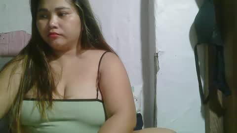 Snapshot of sexykittymom chatting on February 2, 6:31 pm sexykittymom online show from February 2, 6:31 pm