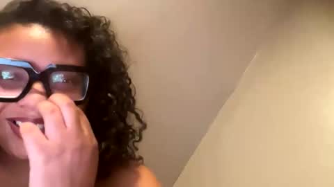 sexyladylovely online show from March 23, 8:53 am