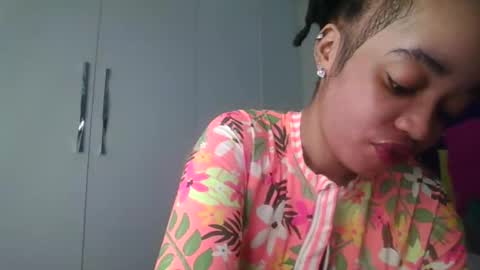 mel online show from April 18, 12:46 am