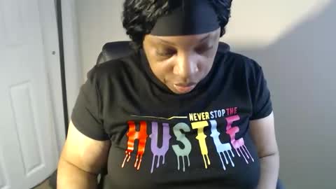 SexyMona online show from April 25, 2:25 pm