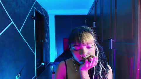 Snapshot of sexynaf chatting on December 28, 7:01 pm N A F online show from December 28, 7:01 pm