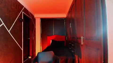 Snapshot of sexynaf chatting on February 15, 7:06 pm N A F online show from February 15, 7:06 pm