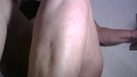 Snapshot of sexyoldwet chatting on September 8, 9:25 pm AnneSofia online show from September 8, 9:25 pm