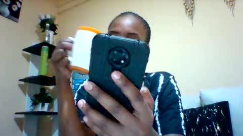Snapshot of sexyqueen3457132 chatting on September 14, 10:24 am DOVY ACHIENG online show from September 14, 10:24 am