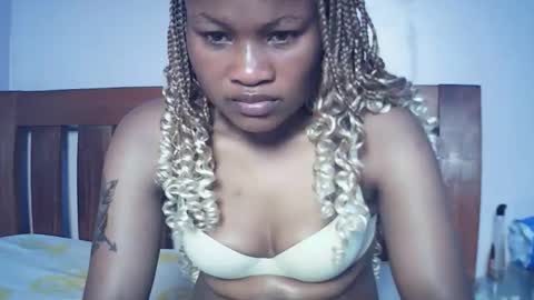 queenivy online show from January 12, 11:43 pm