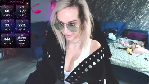 SexyQueenNina online show from March 16, 7:23 am