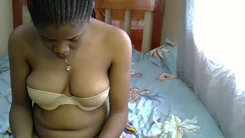 Snapshot of sexyrose3300 chatting on October 9, 6:28 am sexyrose online show from October 9, 6:28 am