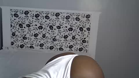 Snapshot of sexyshaza chatting on October 31, 7:29 pm sexyshaza online show from October 31, 7:29 pm