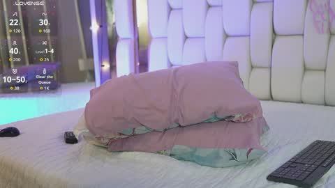 Kendall online show from April 25, 1:41 pm