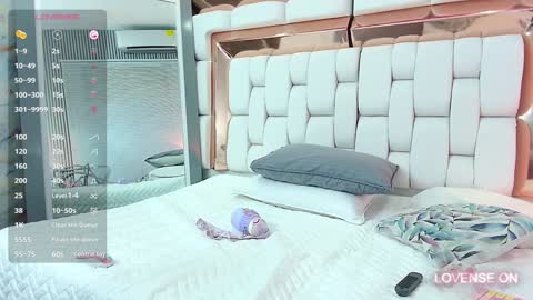 Snapshot of sexysister_ chatting on January 29, 3:04 pm Kendall online show from January 29, 3:04 pm
