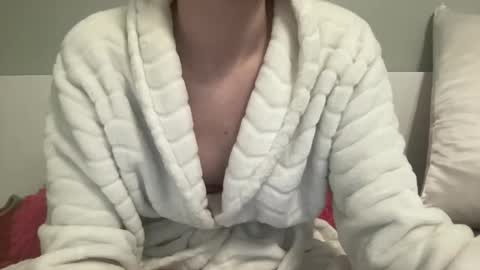 Snapshot of sexyskylar2016 chatting on February 12, 2:14 am Sexy Skylar online show from February 12, 2:14 am