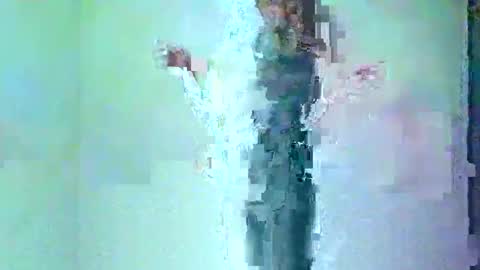 Snapshot of sexyy_tiny chatting on February 4, 12:22 pm Mel online show from February 4, 12:22 pm