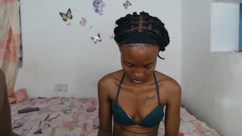 sexyzuriel online show from April 21, 1:07 pm