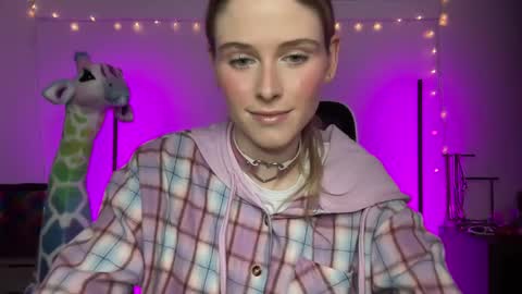 Snapshot of shadebabe chatting on December 29, 4:59 am shadebabe online show from December 29, 4:59 am