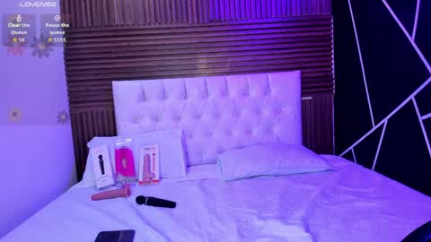 Liz online show from April 22, 9:01 pm