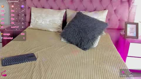 Shaina online show from October 18, 11:28 pm