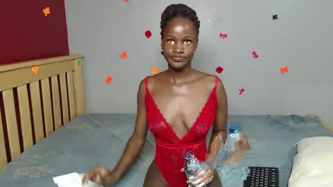 Snapshot of shaky396294 chatting on January 3, 6:33 am shaky xxx online show from January 3, 6:33 am