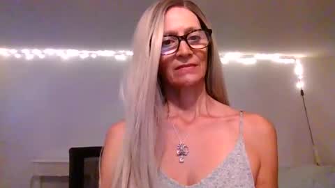 Snapshot of shamanwoman chatting on October 20, 5:38 pm Shaman Woman online show from October 20, 5:38 pm
