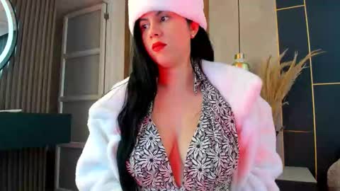 Shanell Moore online show from December 16, 12:55 pm