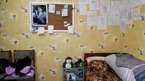 Sarah online show from March 10, 3:27 pm