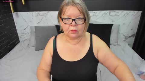 Snapshot of shannonshine chatting on January 30, 5:30 am Shannon online show from January 30, 5:30 am