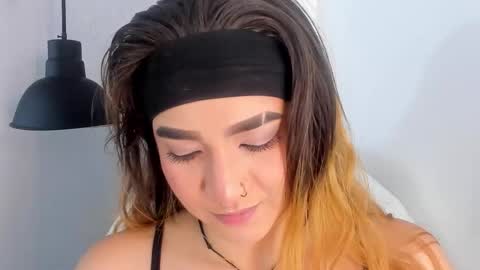 Snapshot of shanntal__ chatting on October 14, 8:11 pm Shanntal online show from October 14, 8:11 pm