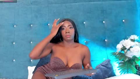 Shantall Miller online show from April 18, 12:02 am