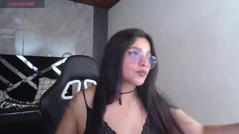 Shantall online show from October 18, 9:49 pm