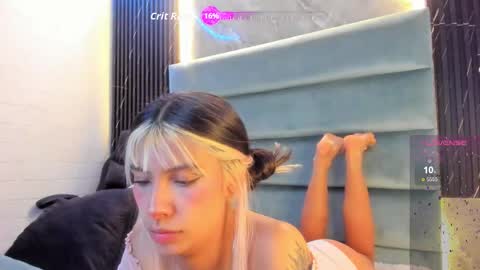 Snapshot of sharon_justin_ chatting on September 18, 12:58 pm Sharon online show from September 18, 12:58 pm