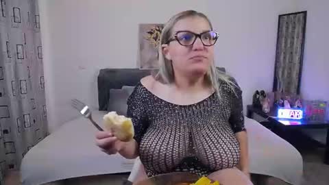 sharronalexa online show from July 5, 10:32 am