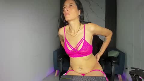 Snapshot of shaunadream chatting on September 21, 4:55 am Lady Shauna online show from September 21, 4:55 am