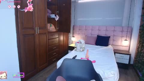 Shay Miller online show from April 1, 1:41 pm