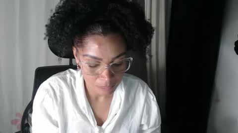 Snapshot of shayna_cute chatting on January 11, 12:22 am Shayna online show from January 11, 12:22 am