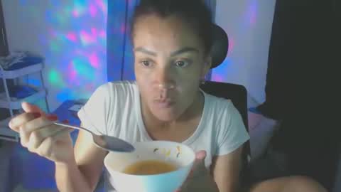 Snapshot of shayna_cute chatting on February 3, 1:09 am Shayna online show from February 3, 1:09 am