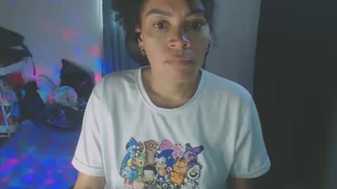 Snapshot of shayna_cute chatting on February 17, 1:33 pm Shayna online show from February 17, 1:33 pm