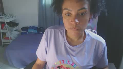 Snapshot of shayna_cute chatting on February 20, 7:52 pm Shayna online show from February 20, 7:52 pm