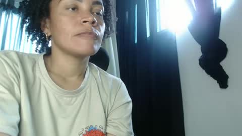 Snapshot of shayna_cute chatting on December 19, 5:40 pm Shayna online show from December 19, 5:40 pm