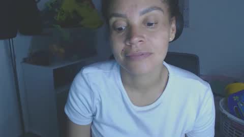 Snapshot of shayna_cute chatting on October 15, 12:46 am Shayna online show from October 15, 12:46 am
