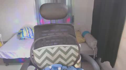 Snapshot of shayna_cute chatting on February 23, 1:02 pm Shayna online show from February 23, 1:02 pm