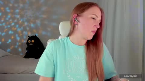 she_wolf1 online show from April 25, 8:28 am