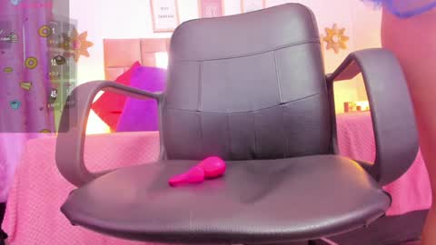 Snapshot of shelby_carson chatting on February 8, 1:22 pm Shelby cute online show from February 8, 1:22 pm