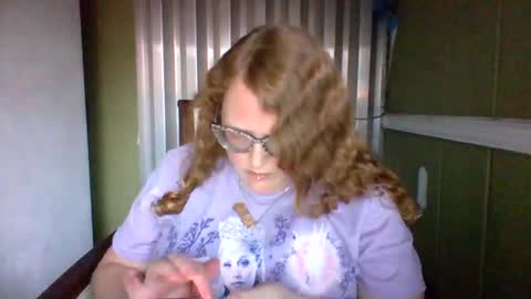 Snapshot of shelbyannn chatting on October 22, 10:37 pm Red online show from October 22, 10:37 pm