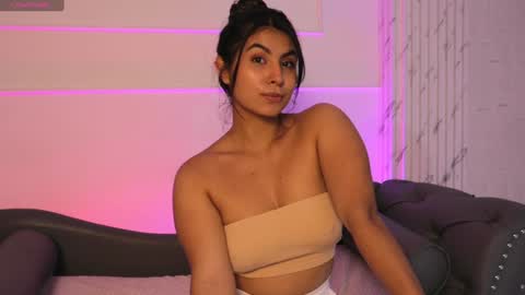 Snapshot of shelleymorell chatting on January 25, 12:30 pm Transmission schedule Monday - Friday 715 am to 200 pm time Colombia online show from January 25, 12:30 pm