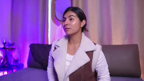 Snapshot of shelleymorell chatting on October 20, 2:20 pm Transmission schedule Monday - Friday 715 am to 200 pm time Colombia online show from October 20, 2:20 pm
