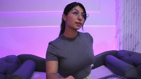Snapshot of shelleymorell chatting on January 21, 12:07 pm Transmission schedule Monday - Friday 715 am to 200 pm time Colombia online show from January 21, 12:07 pm