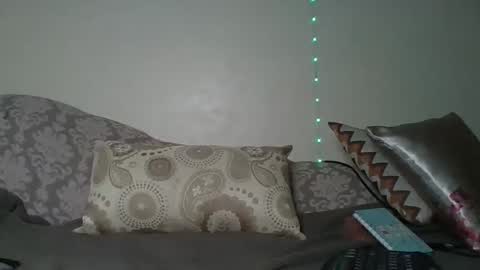 Snapshot of shellymadonna chatting on October 10, 1:43 am shellymadonna online show from October 10, 1:43 am