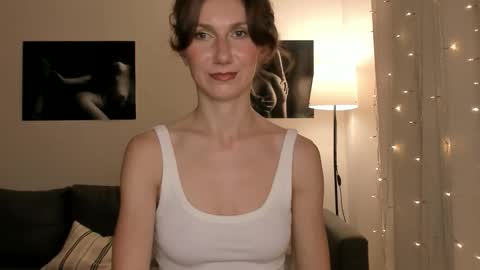 shesleepsnaked online show from April 18, 7:07 pm