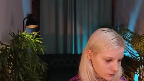 help me reach my first 25 thumbs up online show from October 19, 3:03 pm