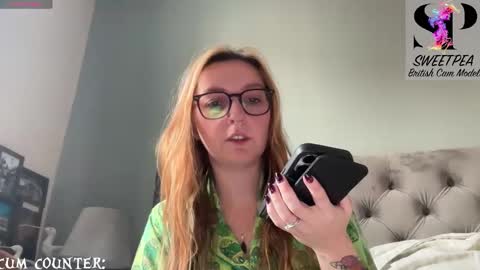 Snapshot of short_sweetpea chatting on October 13, 9:23 am short sweetpea online show from October 13, 9:23 am
